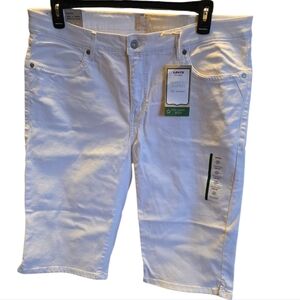 22W Levi's Women's Perfect Shaping White Capris